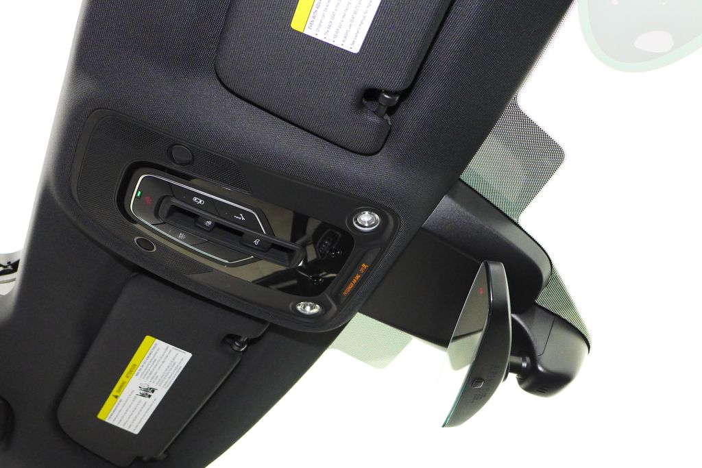 Vehicle image 17 of 30