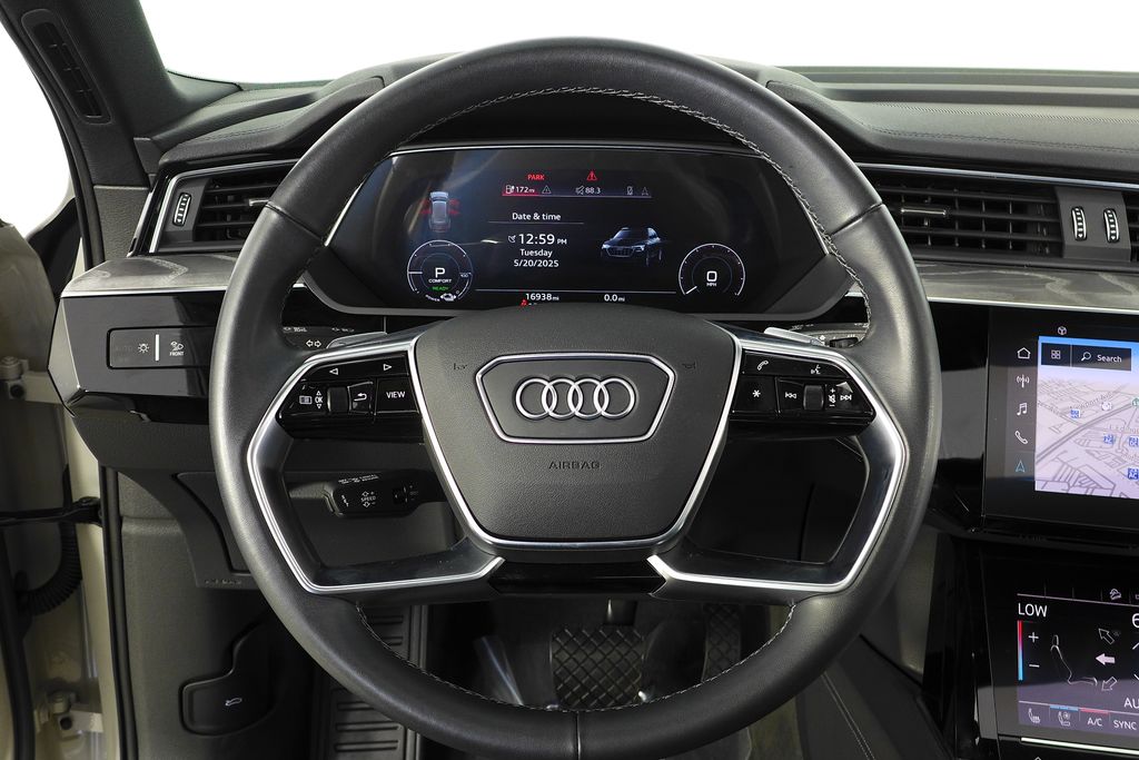 Vehicle image 27 of 30