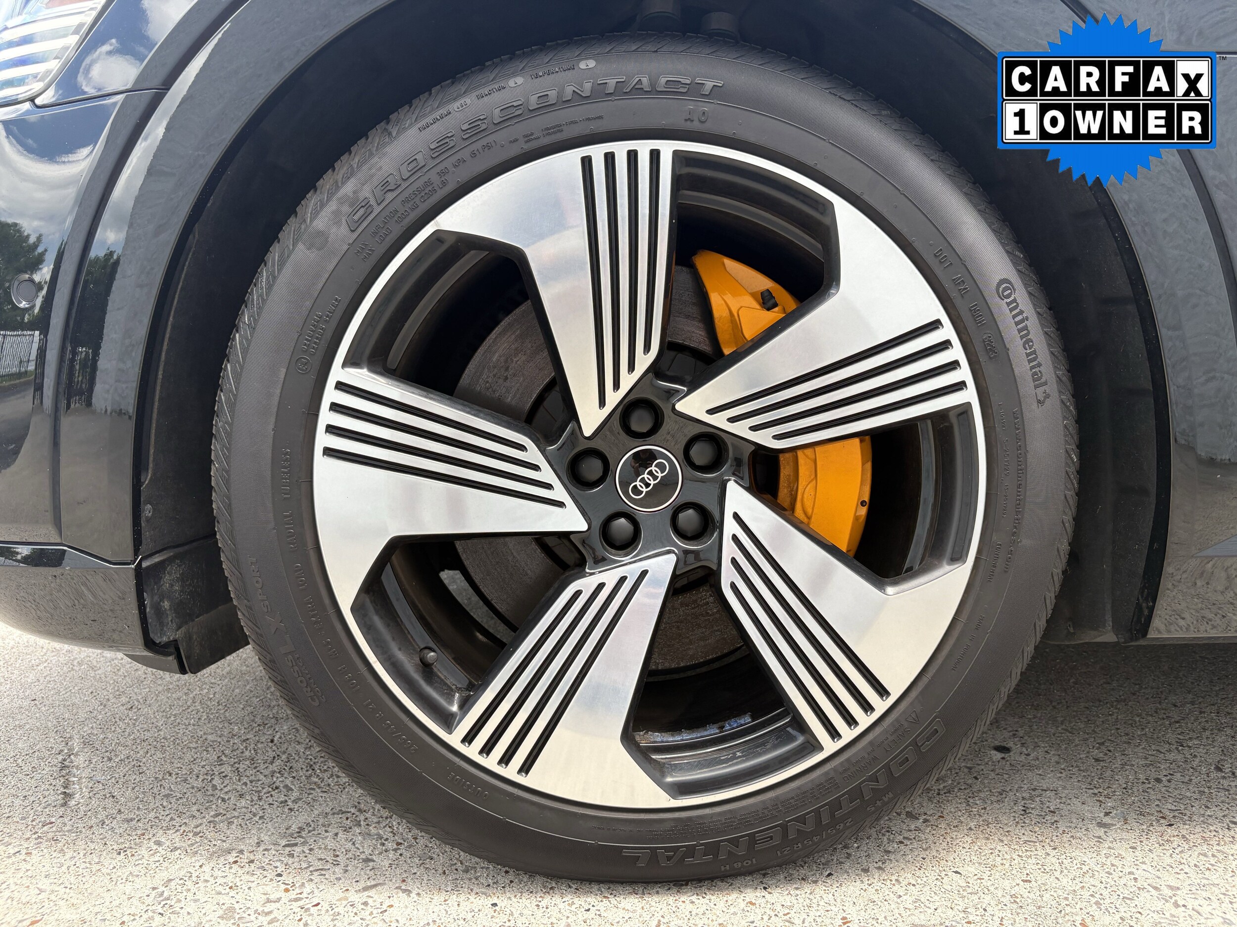 Vehicle image 10 of 34