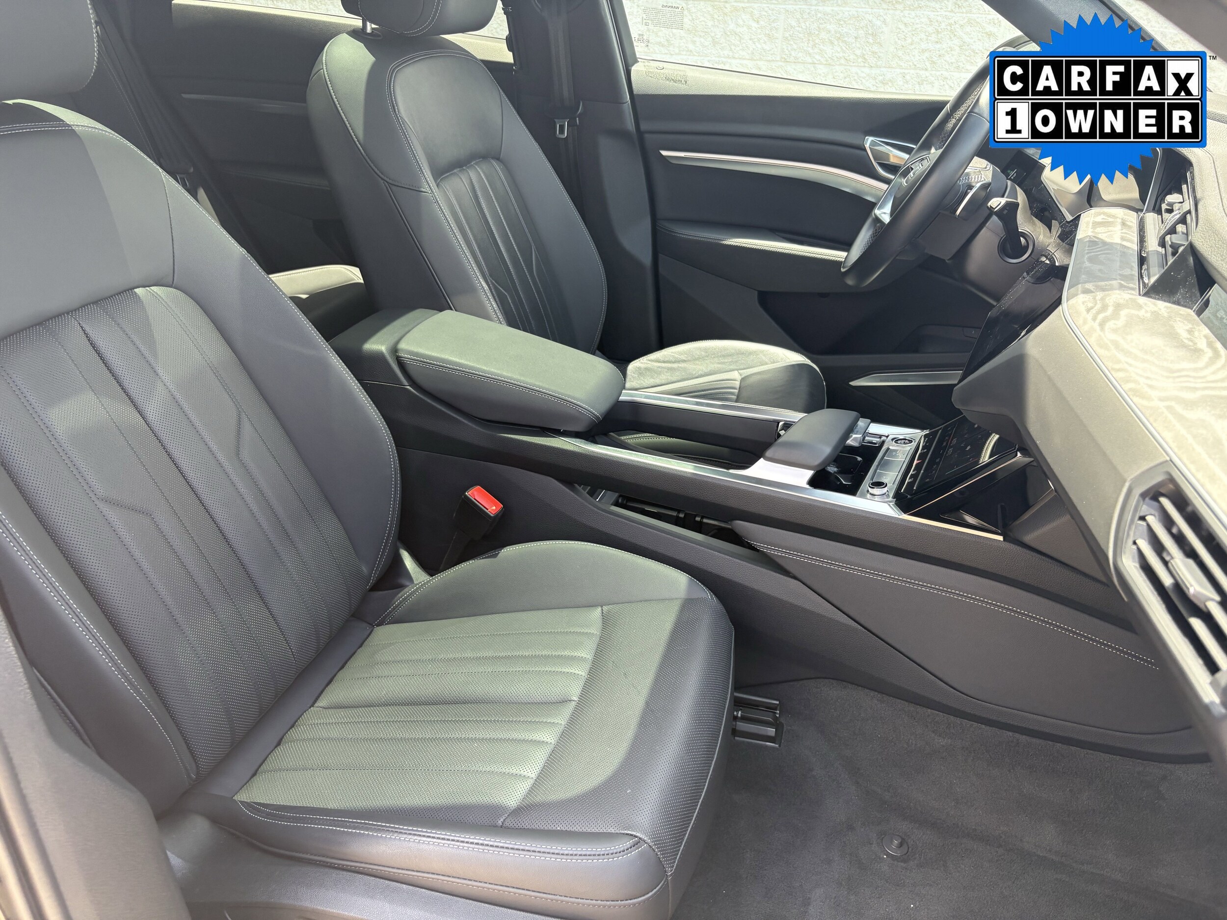 Vehicle image 13 of 34