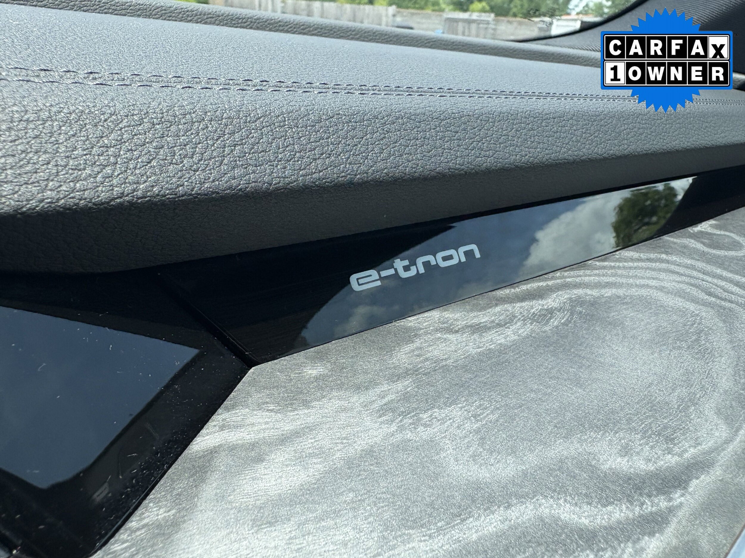 Vehicle image 24 of 34