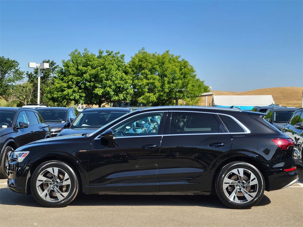 Vehicle image 8 of 27