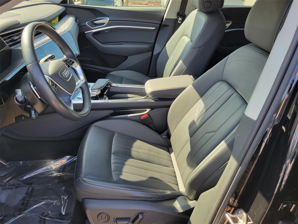 Vehicle image 15 of 27