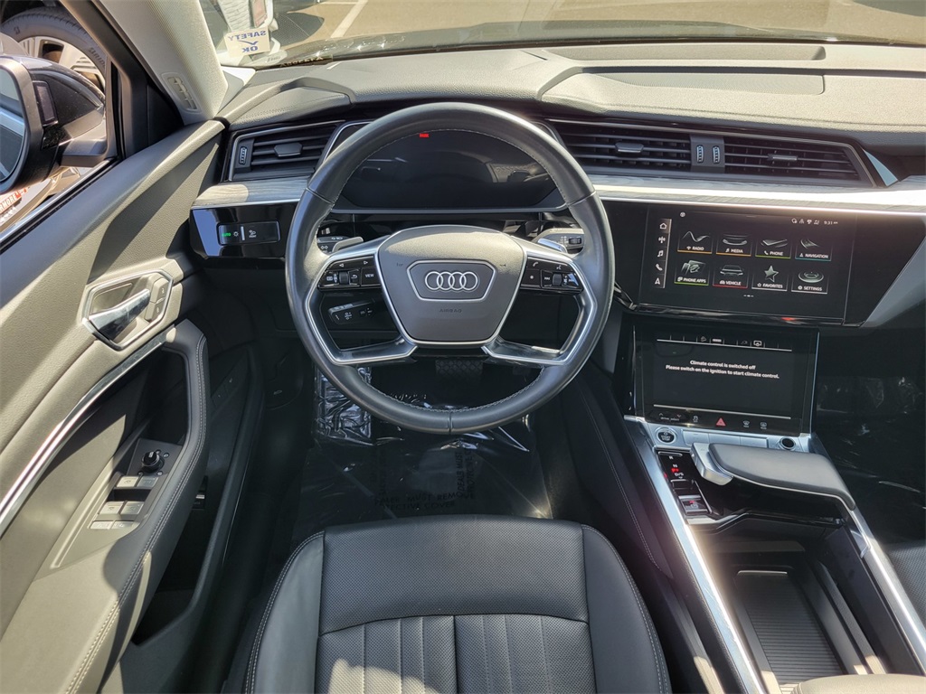 Vehicle image 13 of 27