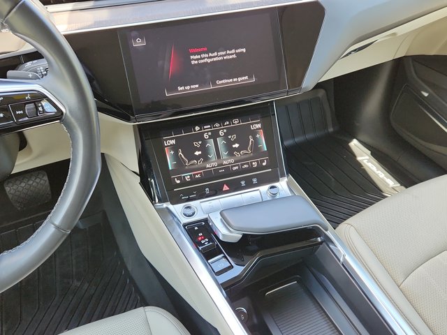 Vehicle image 26 of 27