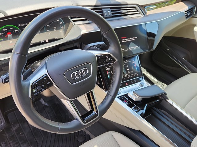 Vehicle image 11 of 27
