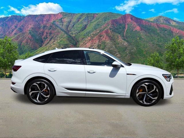 Vehicle image 4 of 27