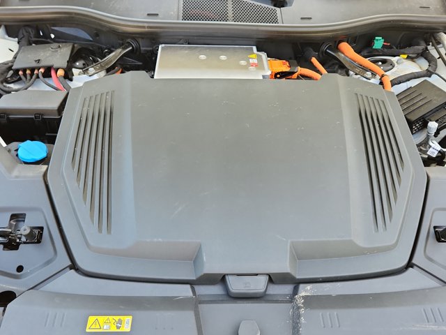 Vehicle image 7 of 27