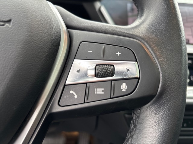 Vehicle image 22 of 23
