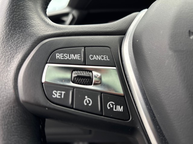 Vehicle image 19 of 23