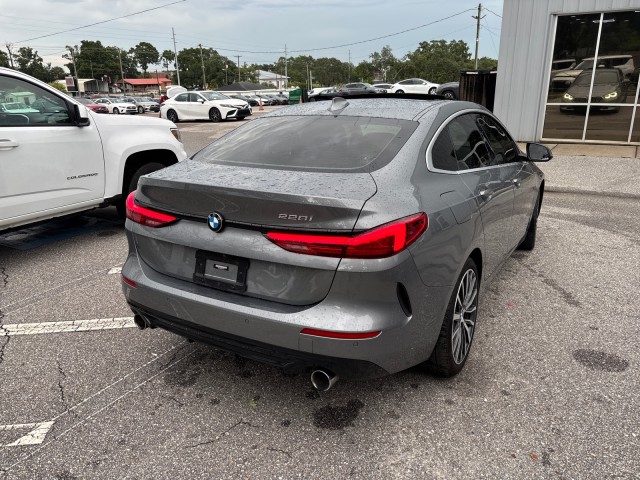 Vehicle image 7 of 23
