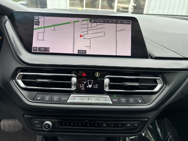 Vehicle image 14 of 23