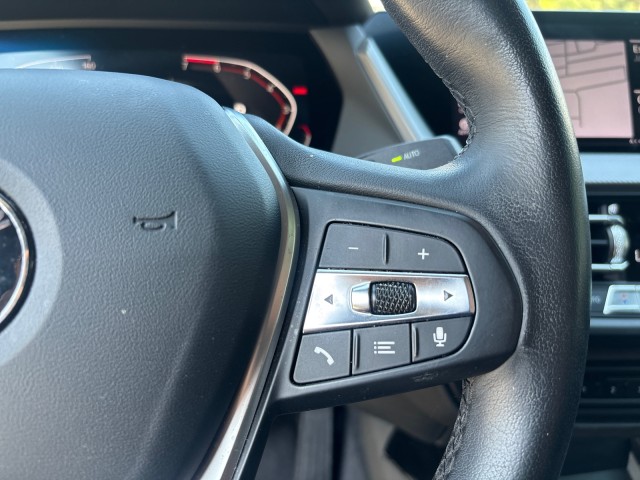 Vehicle image 16 of 23