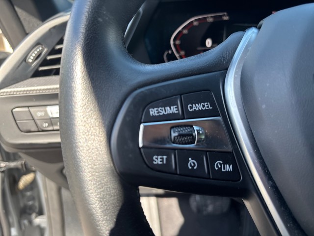 Vehicle image 17 of 23