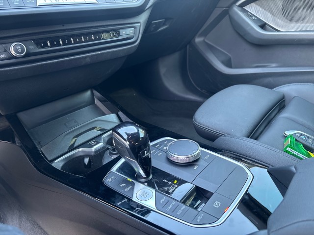 Vehicle image 22 of 23