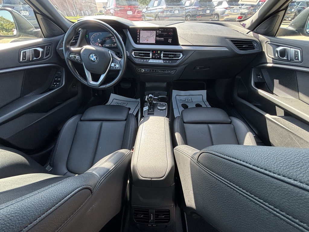 Vehicle image 16 of 25