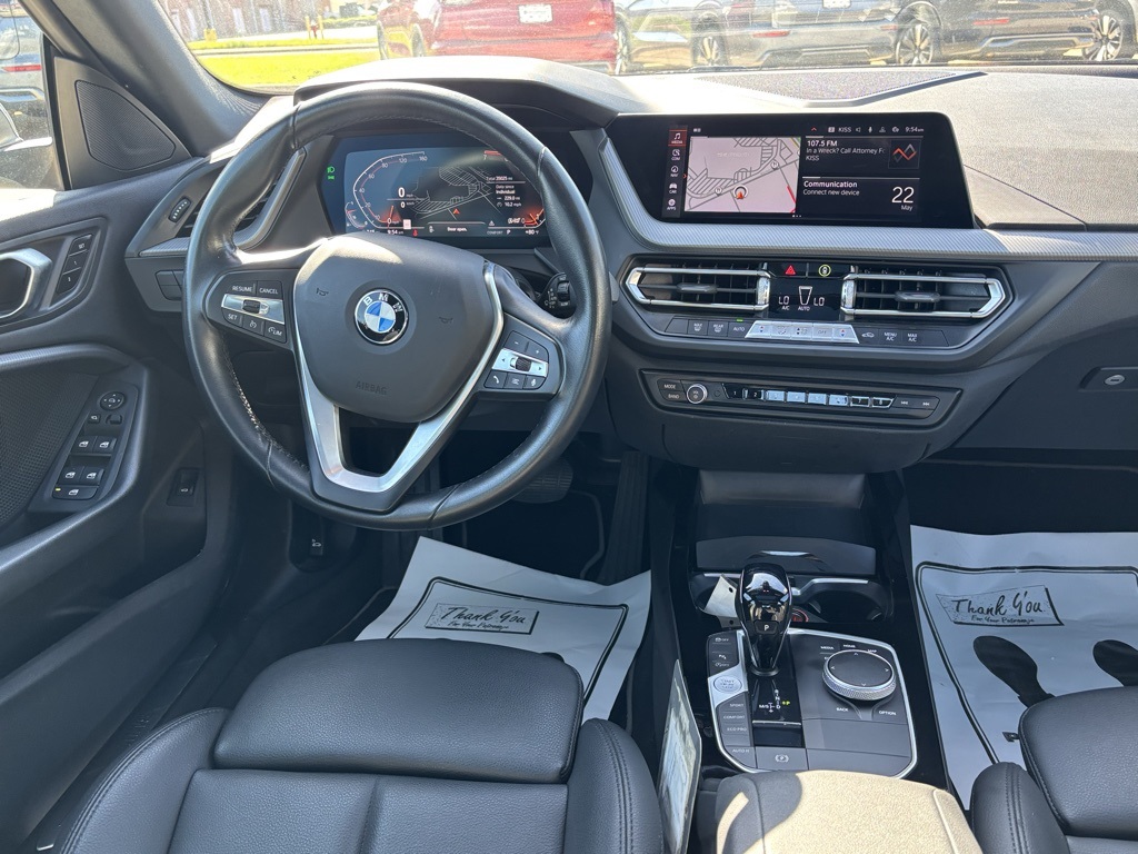 Vehicle image 15 of 25