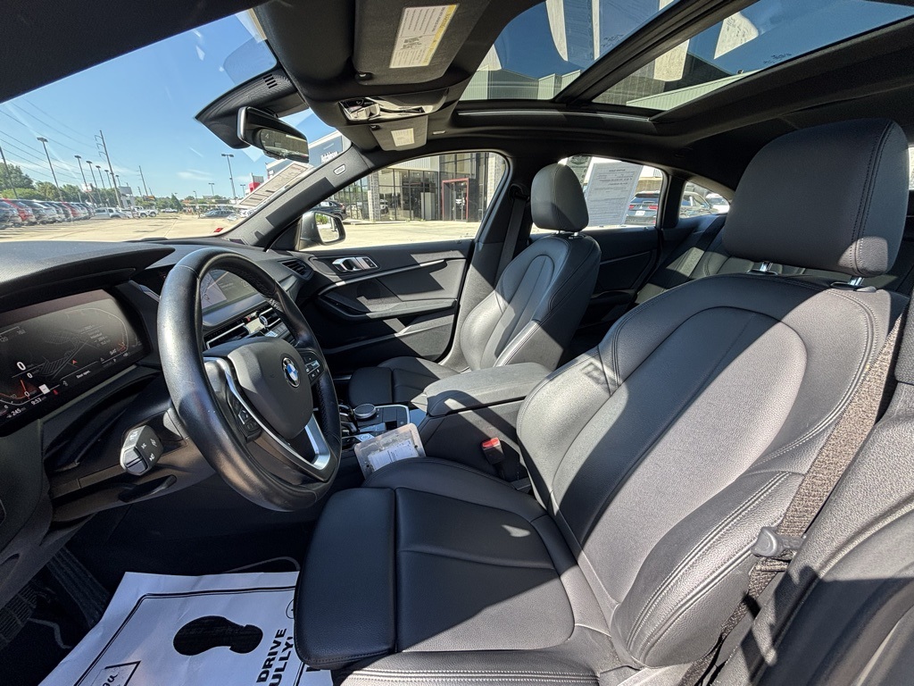 Vehicle image 24 of 25
