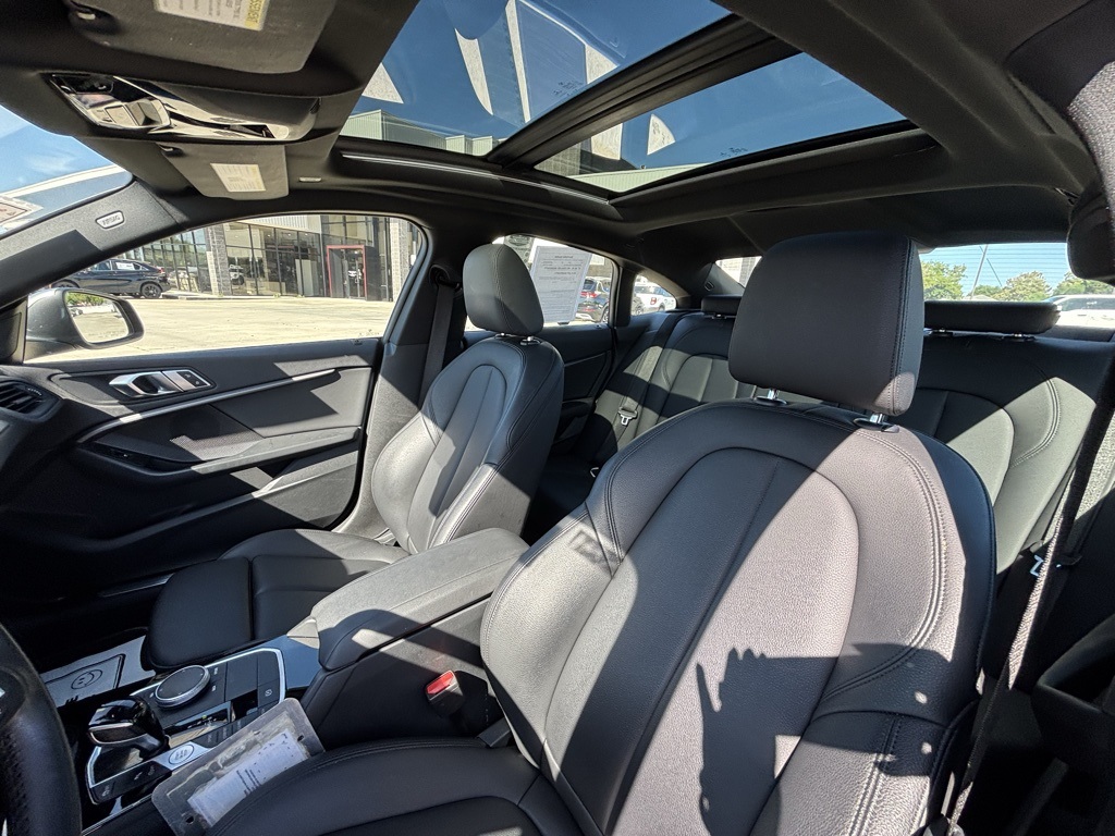 Vehicle image 11 of 25