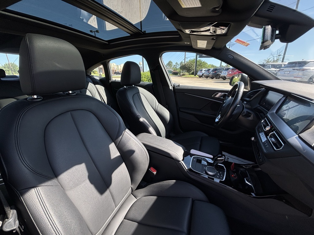 Vehicle image 12 of 25