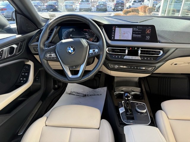 Vehicle image 11 of 15