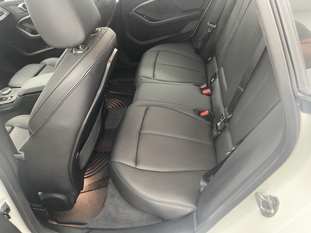 Vehicle image 12 of 33