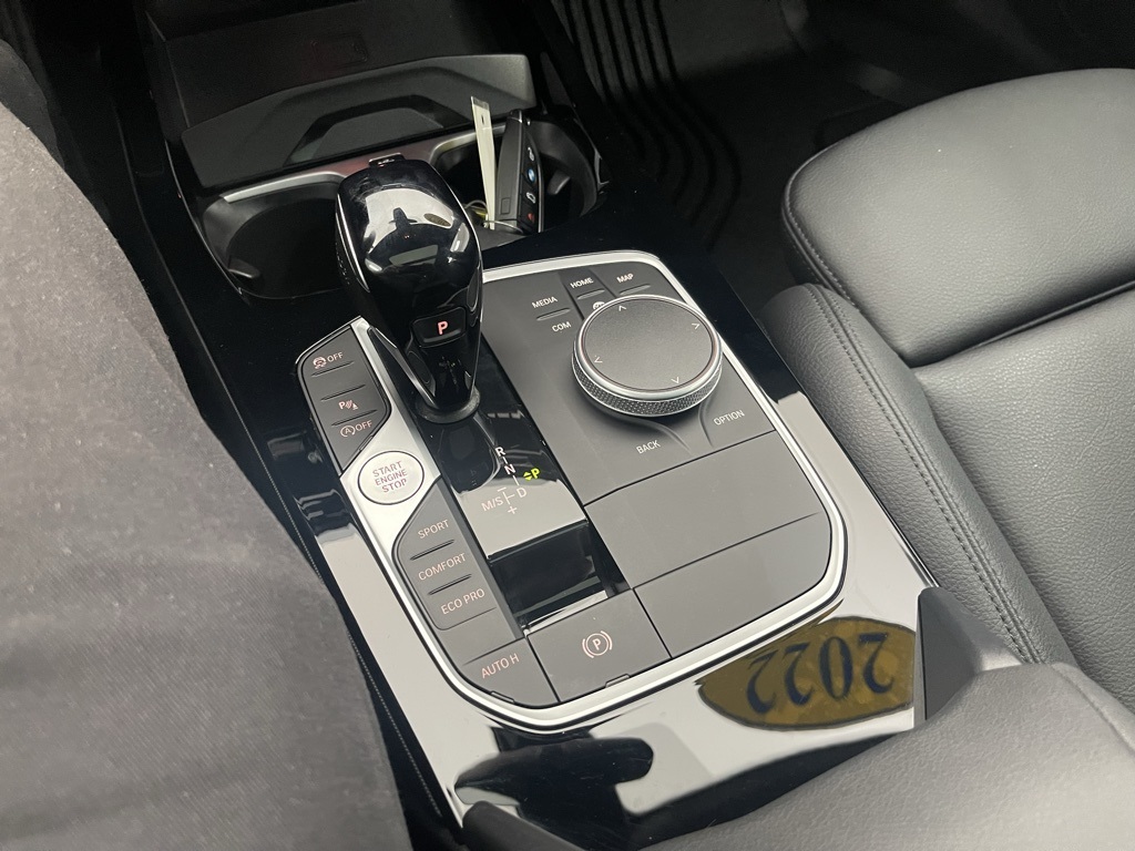 Vehicle image 29 of 33
