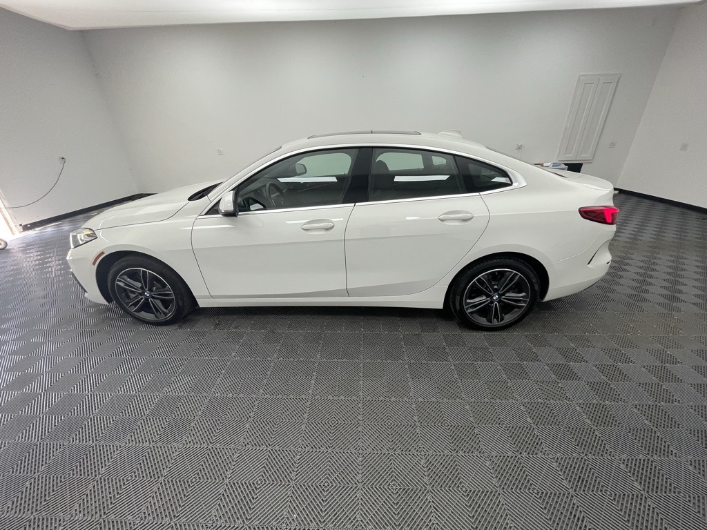 Vehicle image 7 of 33