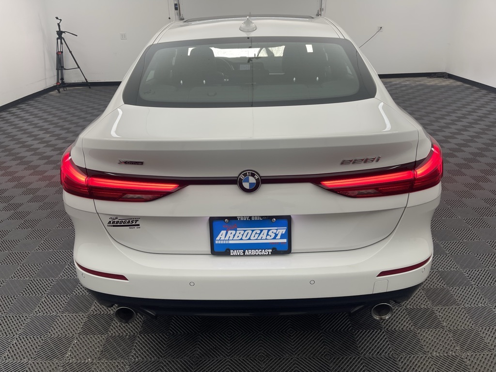Vehicle image 9 of 33