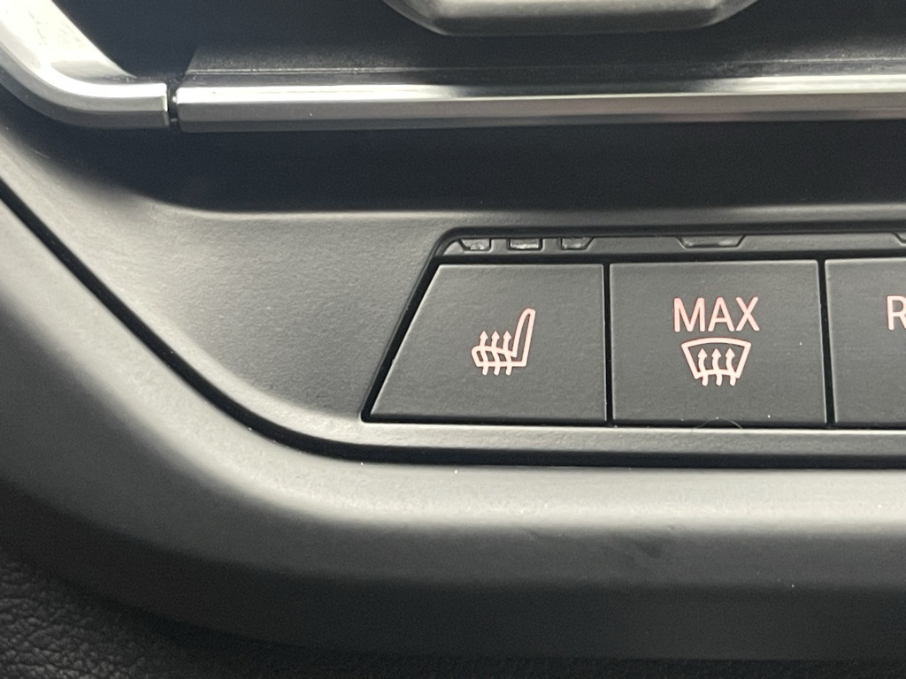 Vehicle image 24 of 33