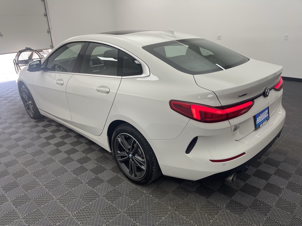 Vehicle image 6 of 33