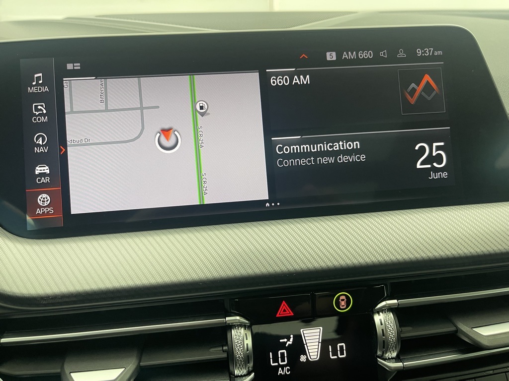 Vehicle image 21 of 33