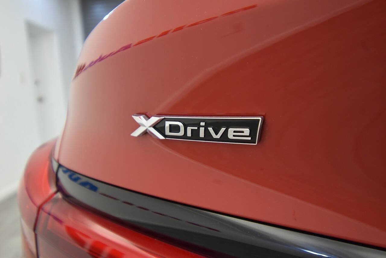 Vehicle image 29 of 34
