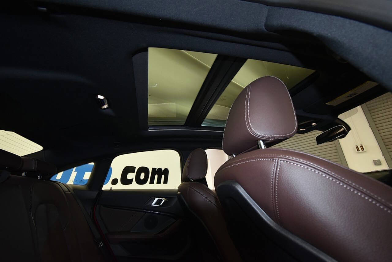 Vehicle image 13 of 34