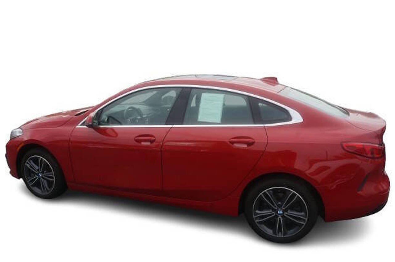 Vehicle image 4 of 34