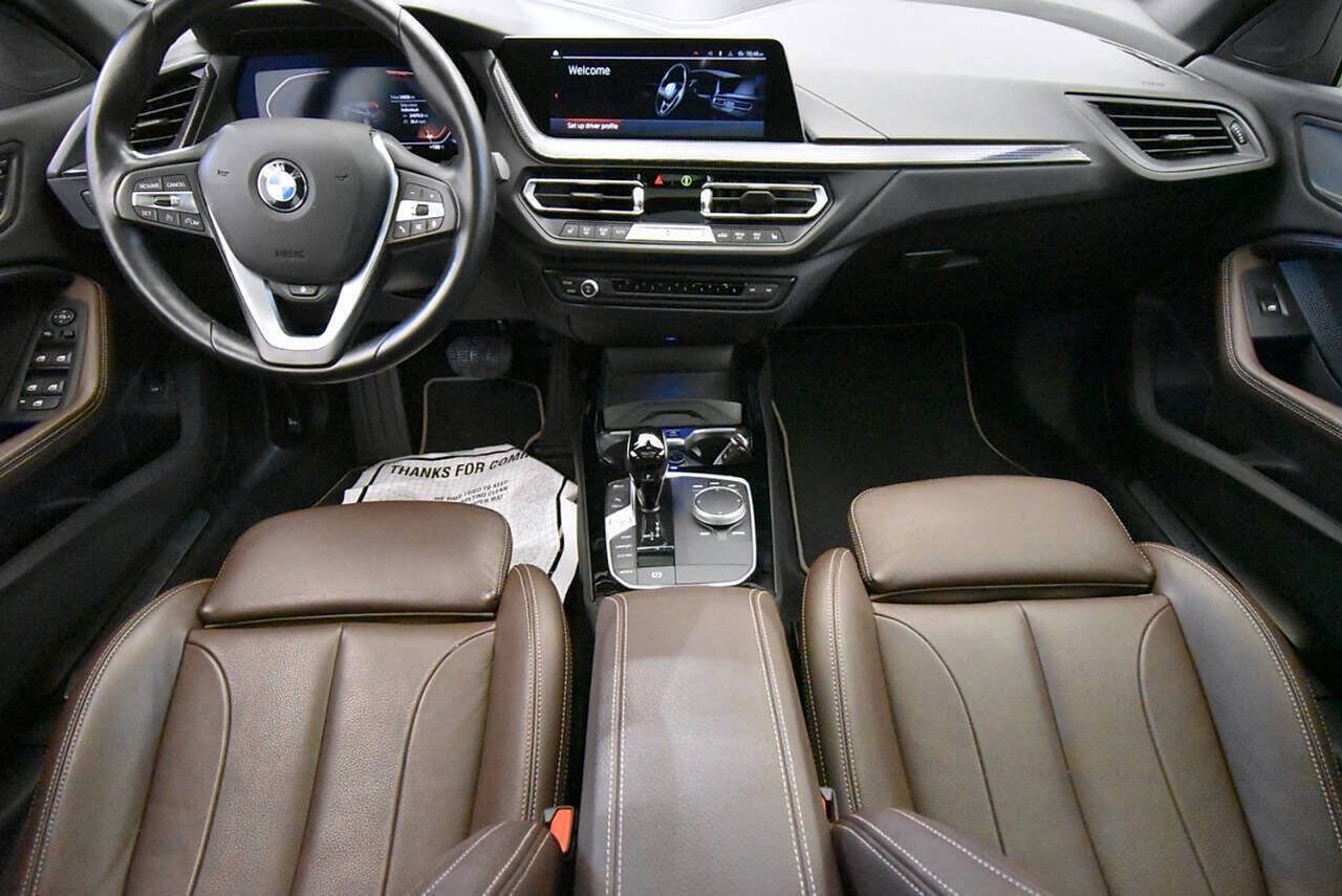 Vehicle image 14 of 34