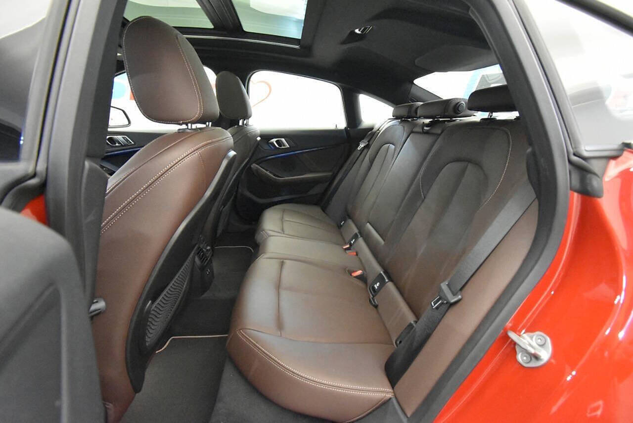 Vehicle image 8 of 34