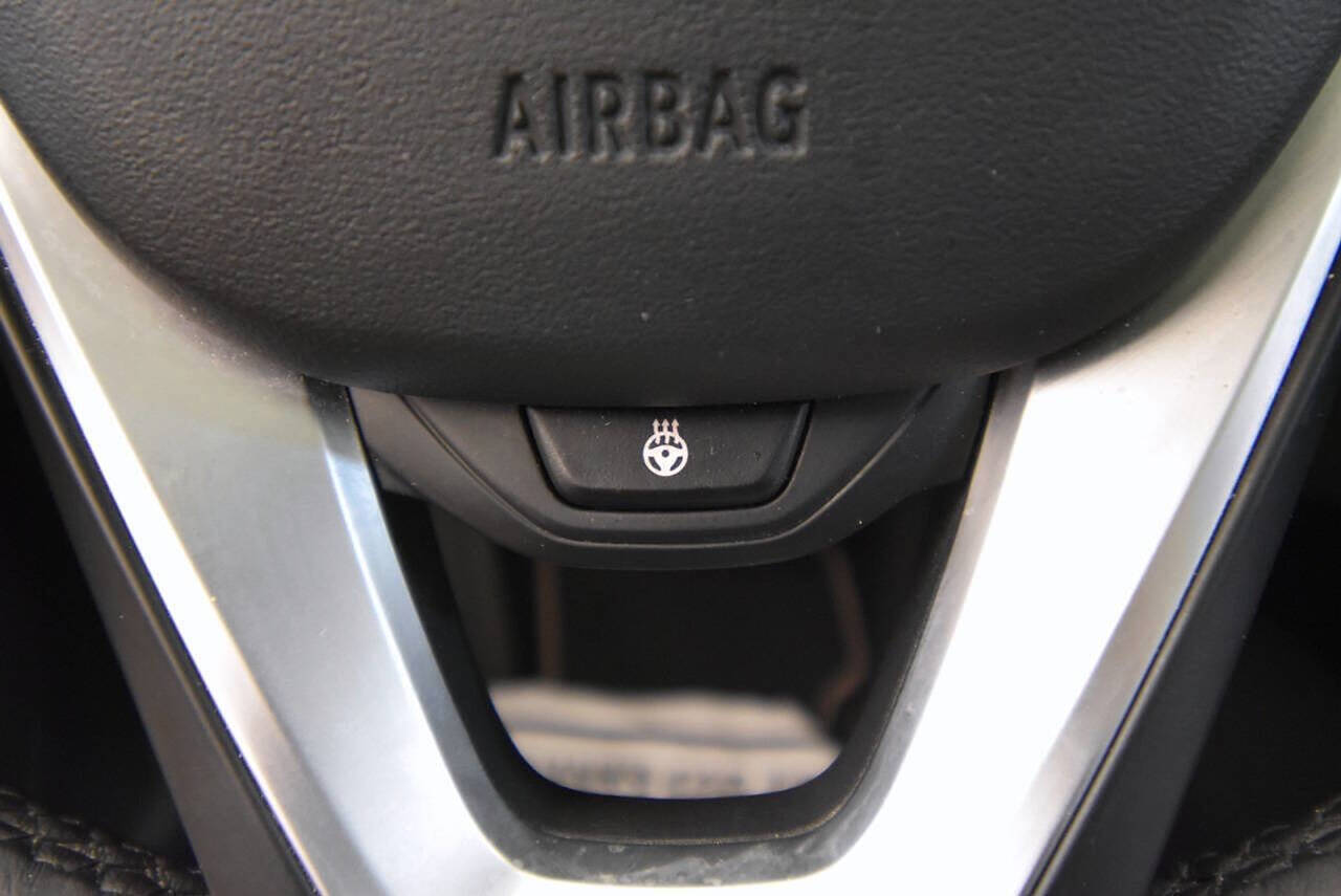 Vehicle image 20 of 34
