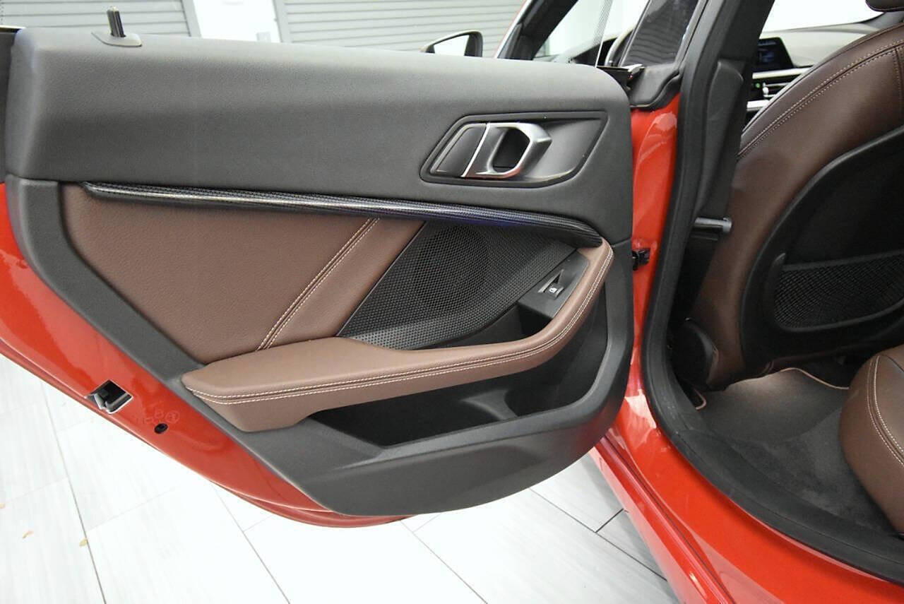 Vehicle image 9 of 34