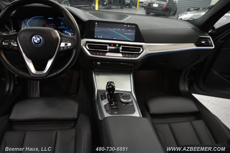 Vehicle image 18 of 49