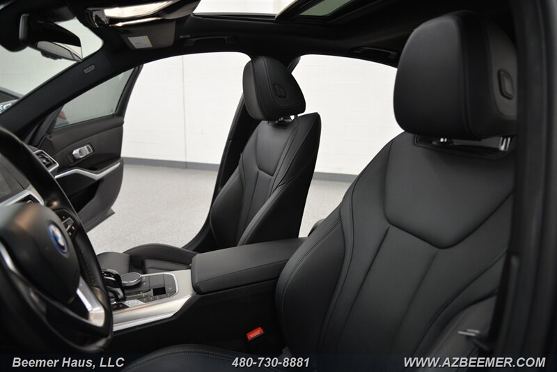Vehicle image 17 of 49
