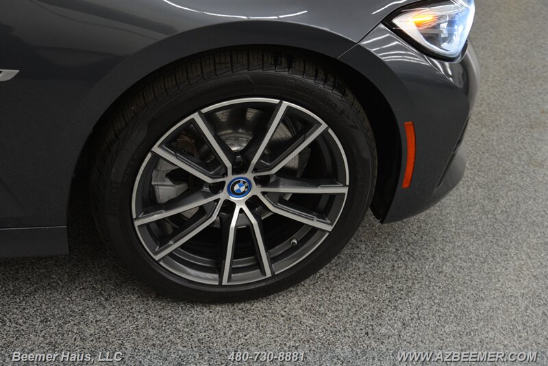 Vehicle image 47 of 49