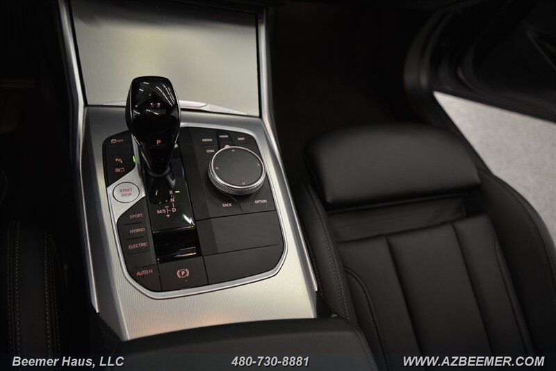 Vehicle image 37 of 49