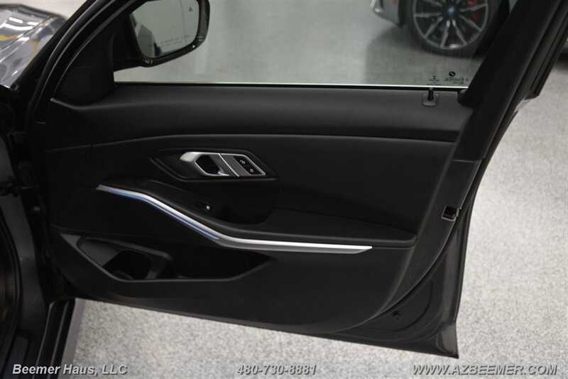 Vehicle image 43 of 49