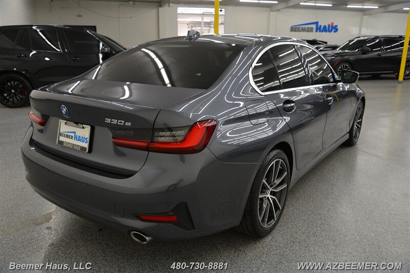 Vehicle image 9 of 49