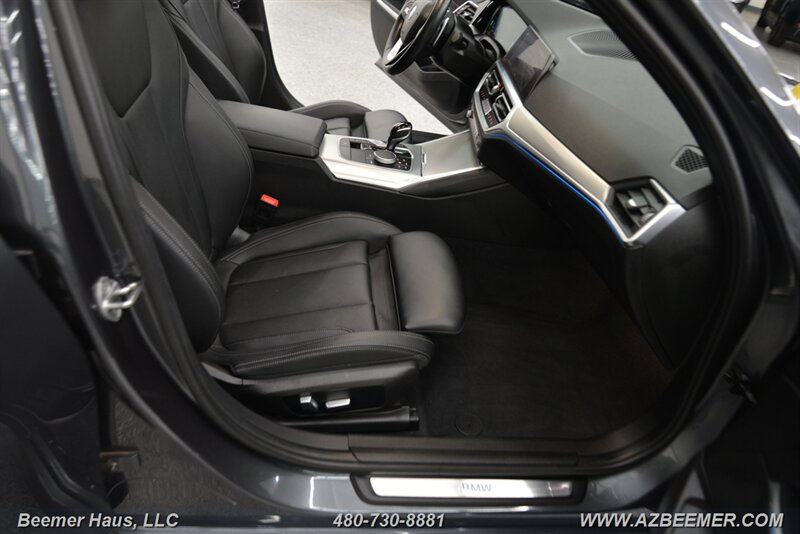 Vehicle image 21 of 49
