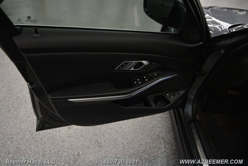 Vehicle image 40 of 49