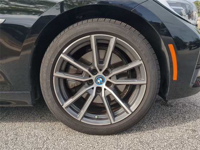 Vehicle image 9 of 33