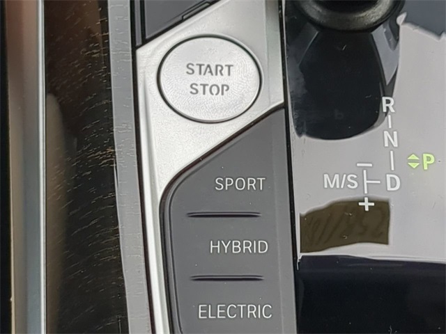 Vehicle image 22 of 33