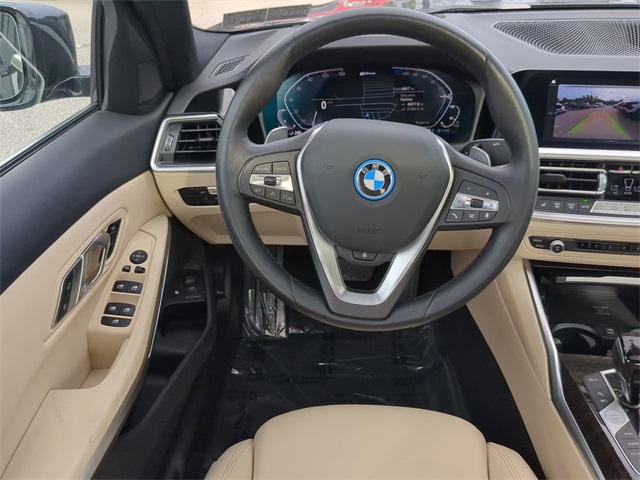 Vehicle image 12 of 33